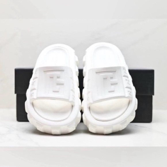 Balmain White Ari Slides - Picture 3 of 8